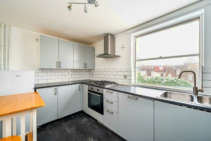 1 Bedroom Flat To Rent In Parkhurst Road, Holloway, London, N7