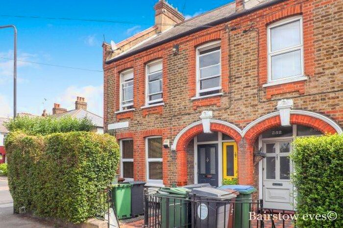 2 Bedroom Flat To Rent In Fleeming Road, London, E17