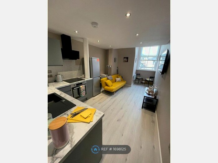 2 Bedroom Flat To Rent In Broad Street, Nottingham, NG1