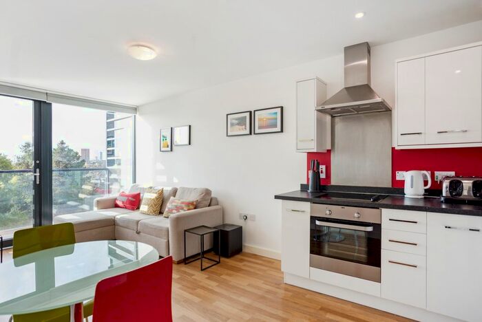 1 Bedroom Flat To Rent In Cranston Court, Bloemfontein Road, London, W12