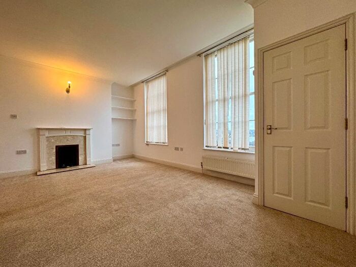 2 Bedroom Flat To Rent In - New Road Avenue, Chatham, ME4