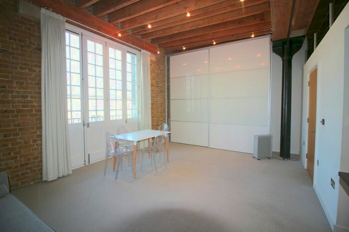 1 Bedroom Flat To Rent In Western Gateway, London, E16