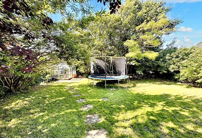 3 Bedroom Detached House For Sale In Ashurst Avenue, Saltdean, BN2