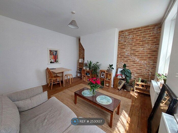 2 Bedroom Flat To Rent In London, London, E5