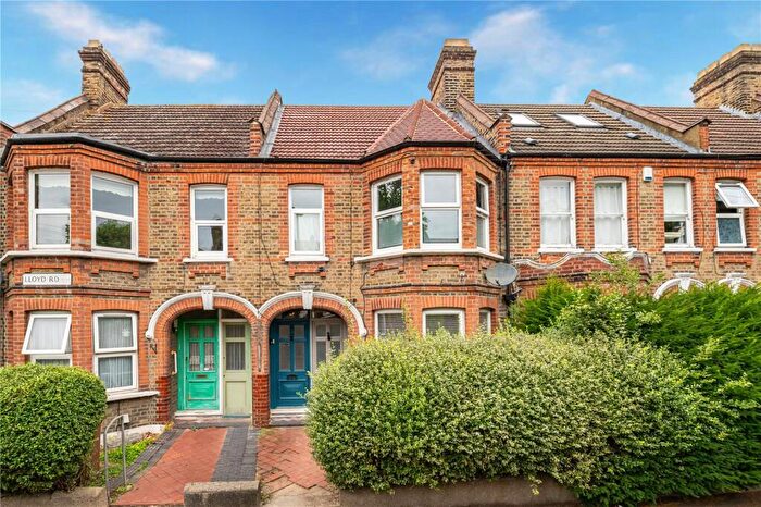 2 Bedroom Flat To Rent In Lloyd Road, Walthamstow, London, E17