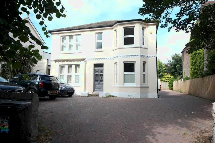 4 Bedroom Flat To Rent In Homefield Road, Worthing, West Sussex, BN11
