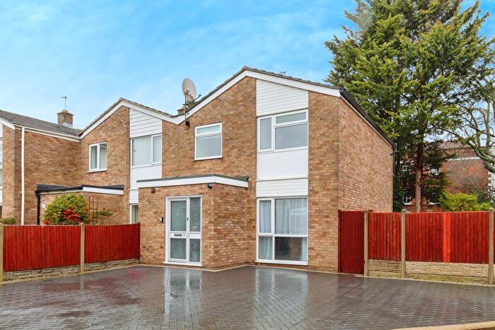 3 Bedroom End Of Terrace House For Sale In The Gardens, Baldock, SG7