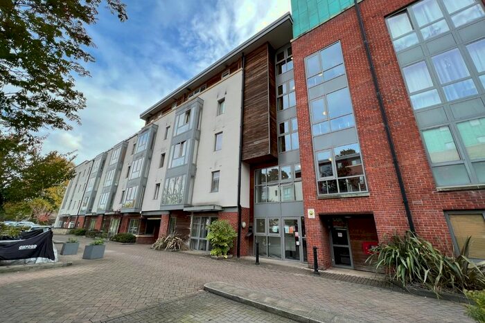 2 Bedroom Flat To Rent In Sweetman Place, Bristol, BS2