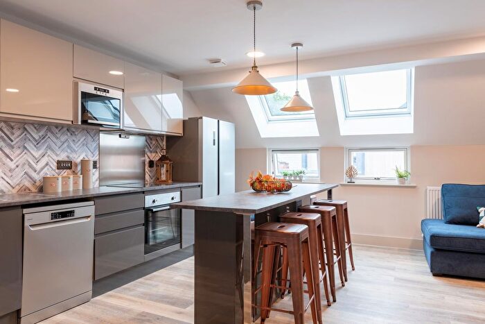 6 Bedroom Flat To Rent In Gloucester Road, Bristol, BS7