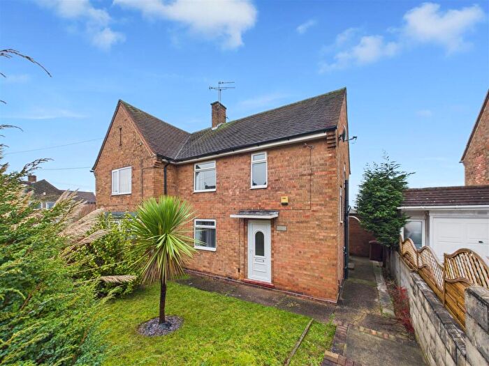 3 Bedroom House To Rent In Beckhampton Road, Nottingham, NG5