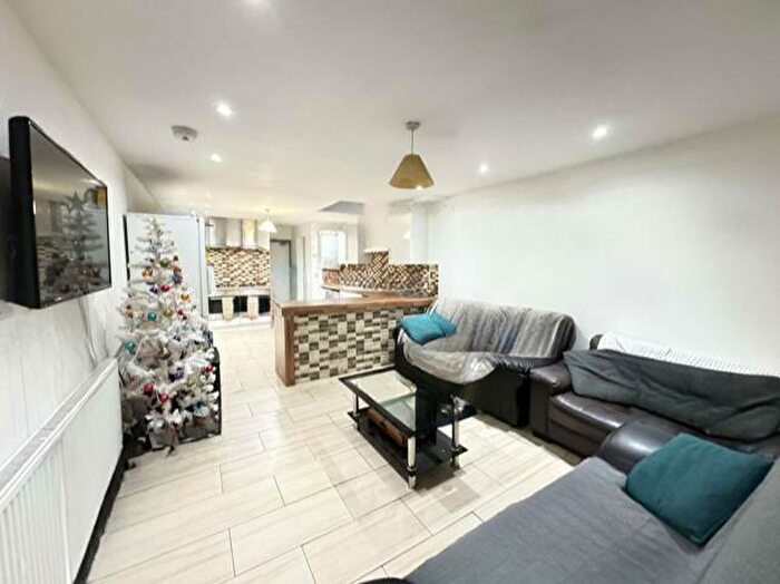 8 Bedroom Detached House To Rent In Rookery Road, Birmingham, B29