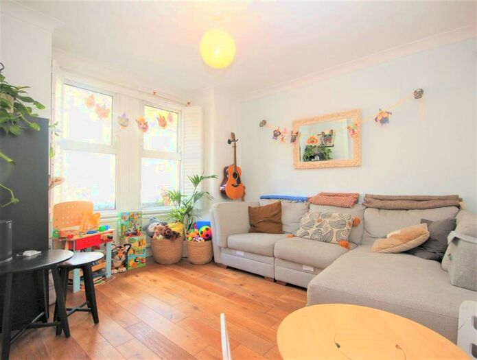 2 Bedroom House To Rent In Goldsmith Road, Walthamstow, E17