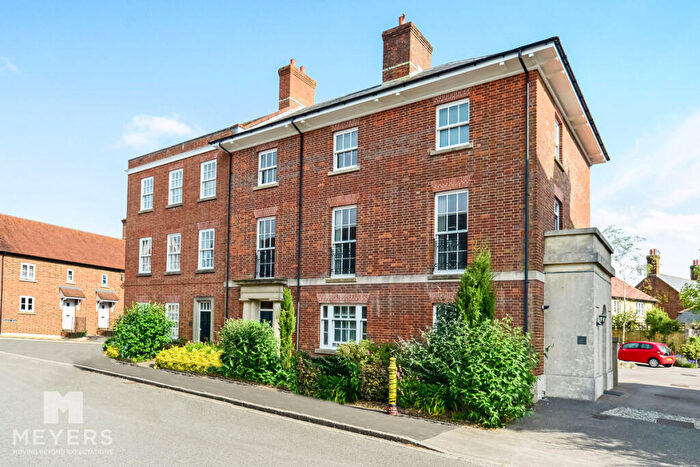 2 Bedroom Flat For Sale In Bridport Road, Dorchester, DT1