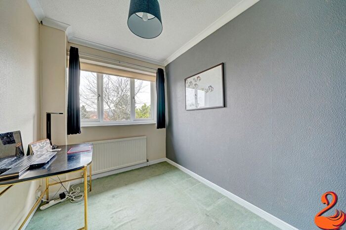 4 Bedroom Detached House For Sale In Main Street, Offenham, WR11