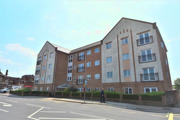 2 Bedroom Flat To Rent In Wayte Street, Cosham, Portsmouth, PO6