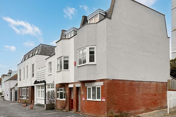 4 Bedroom End Terrace House For Sale In Royal Crescent Mews, Brighton, BN2