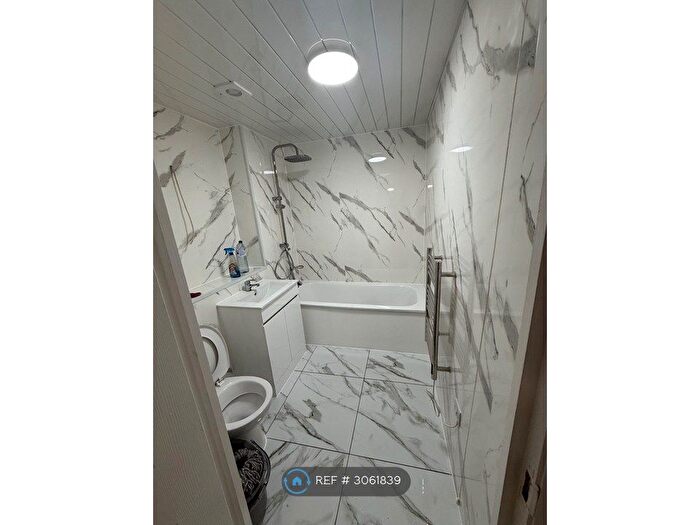 2 Bedroom Flat To Rent In Dock Road, Tilbury, RM18