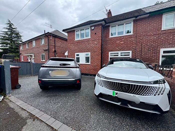 3 Bedroom Semi-Detached House For Sale In Boothfield Road, Sharston, Manchester, M22