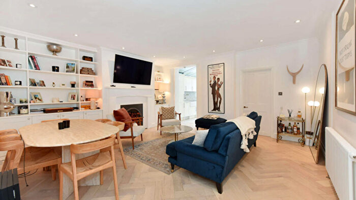2 Bedroom Flat For Sale In Redcliffe Street, London, SW10