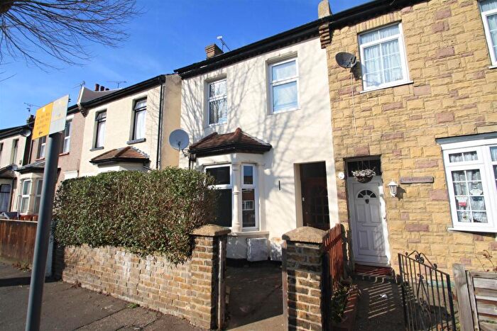 1 Bedroom Flat To Rent In Windsor Road, Westcliff-On-Sea, SS0