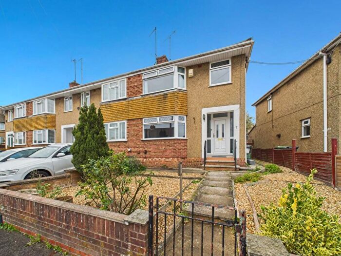 3 Bedroom End Of Terrace House To Rent In Yew Tree Drive, Kingswood, Bristol, BS15