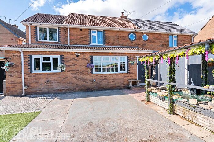 3 Bedroom Semi-Detached House For Sale In Churchfield Road, Campsall, Doncaster, South Yorkshire, DN6