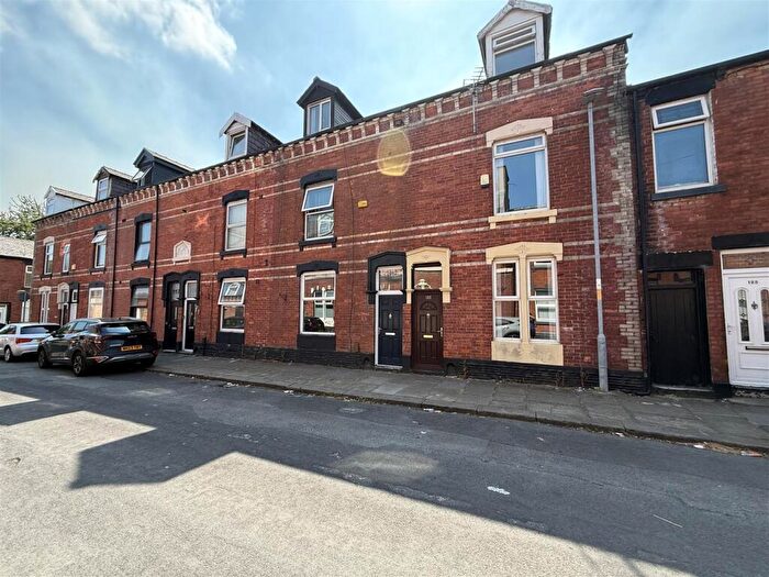 3 Bedroom Terraced House For Sale In Hope Street, Dukinfield, SK16