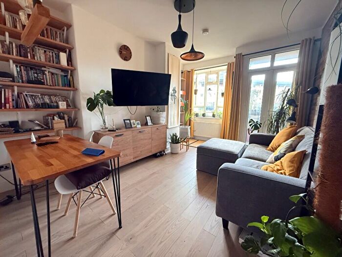 2 Bedroom Flat For Sale In Lindley Estate, London, SE15