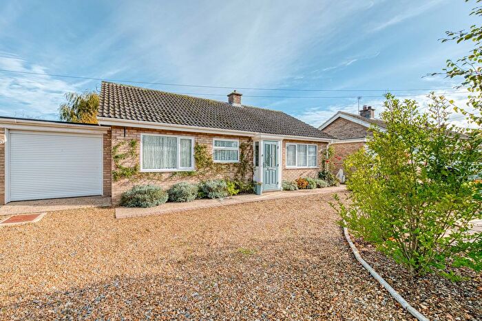 2 Bedroom Detached Bungalow For Sale In Henry Cross Close, Shipdham, IP25