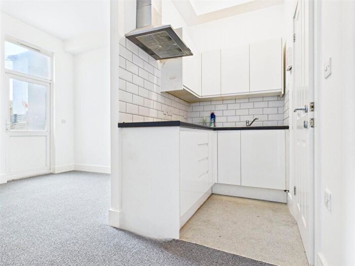 Studio To Rent In Rowlands Road, Worthing, West Sussex, BN11