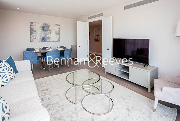 2 Bedroom Apartment To Rent In Circus Apartments Westferry Circus, London, E14