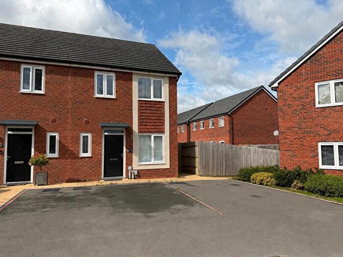 3 Bedroom Semi-Detached House To Rent In Longhorn Close, Bramshall, ST14