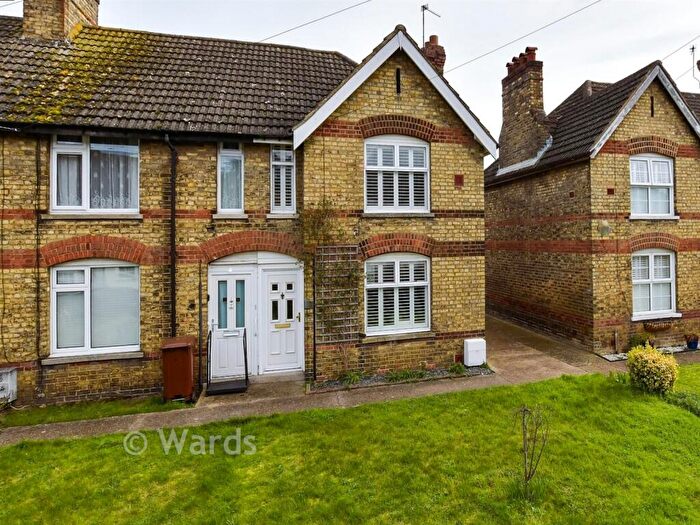 3 Bedroom End Of Terrace House For Sale In High Street, Halling, Rochester, Kent, ME2