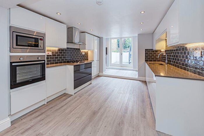House To Rent In Tavistock Terrace, Highgate, N19