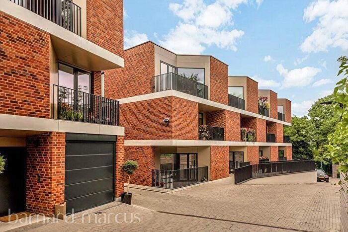 3 Bedroom Apartment To Rent In Muswell Hill Broadway, Muswell Hill, N10