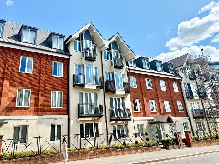 2 Bedroom Flat To Rent In Benedictine Place, London Road, St. Albans, Hertfordshire, AL1