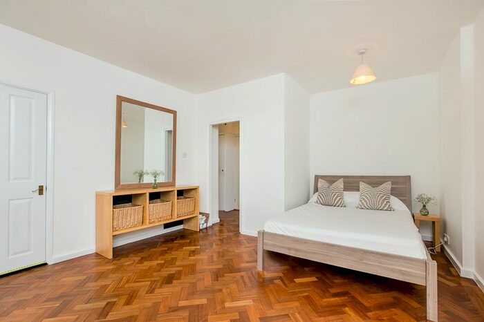 Studio To Rent In Park Crescent, London, W1B