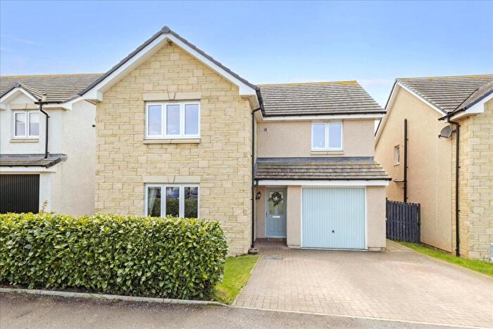 4 Bedroom Detached House For Sale In Cadwell Crescent, Gorebridge, EH23