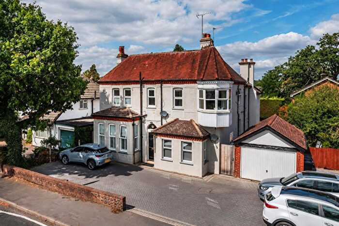 2 Bedroom Flat For Sale In Barnett Wood Lane, Ashtead, KT21