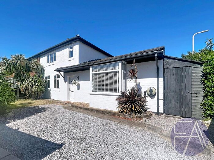 3 Bedroom Semi Detached House For Sale In Shaws Road, Southport, Merseyside, PR8