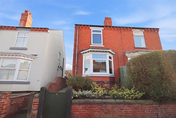 3 Bedroom Semi Detached House For Sale In Gloucester Road, Chesterfield, S41