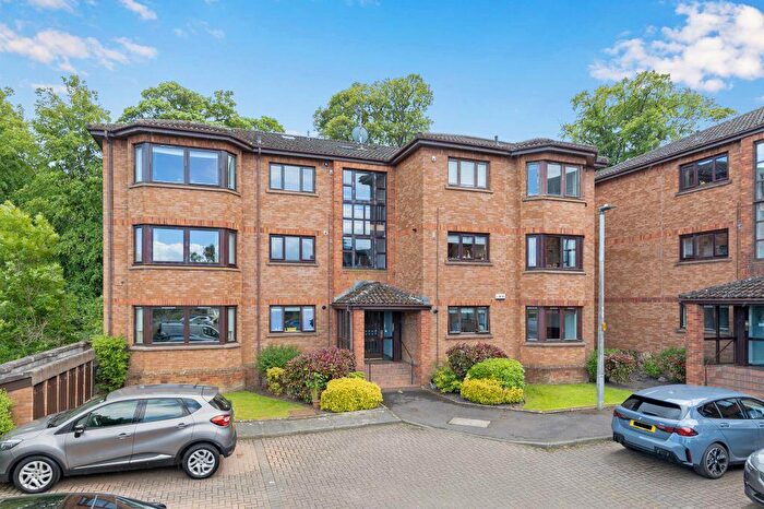 3 Bedroom Flat For Sale In / Cramond Road North, Cramond, Edinburgh, EH4
