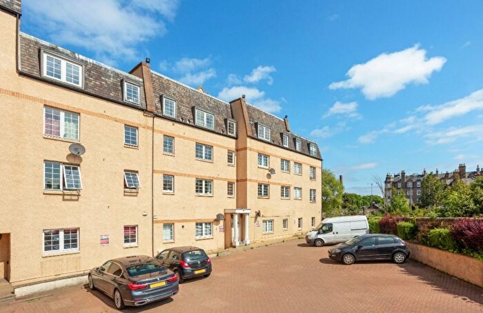 2 Bedroom Flat To Rent In Hermand Crescent, Edinburgh, EH11