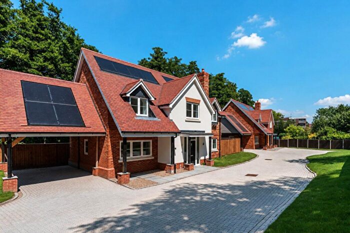 4 Bedroom Detached House For Sale In Ockford Road, Godalming, Surrey, GU7