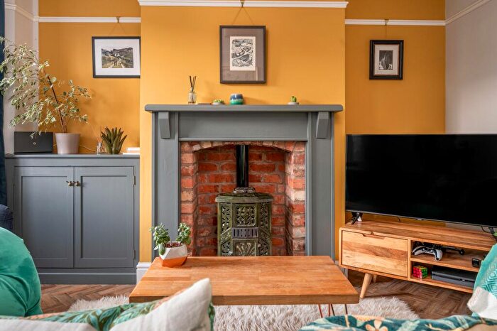 3 Bedroom Terraced House For Sale In The Stylish Rowan Cottage In Stathern, LE14