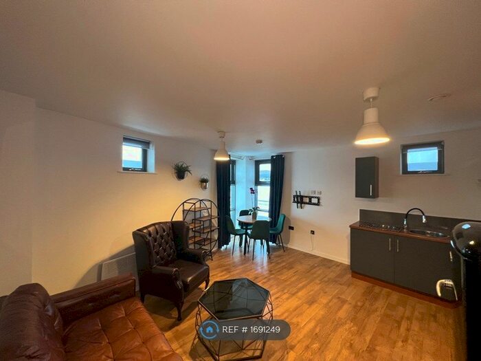 2 Bedroom Flat To Rent In Blantyre Street, Manchester, M15