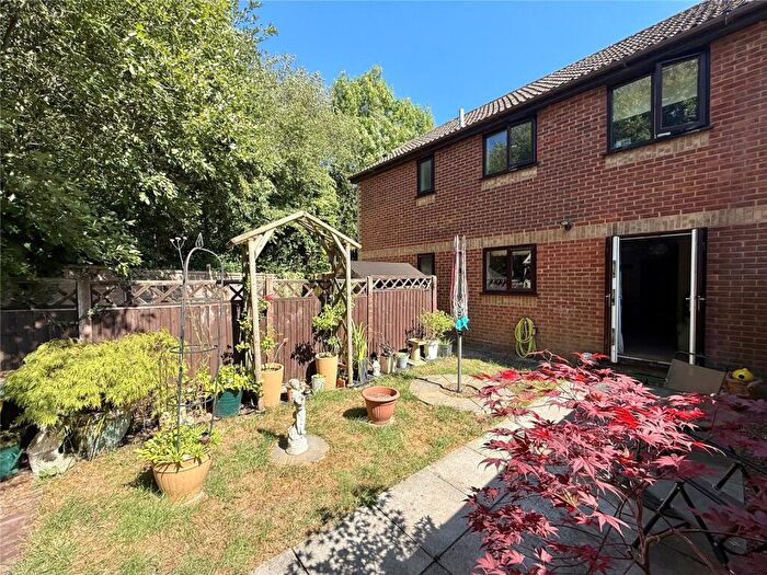2 Bedroom Flat For Sale In Hambert Way, Ashurst Bridge, Southampton, Hampshire, SO40