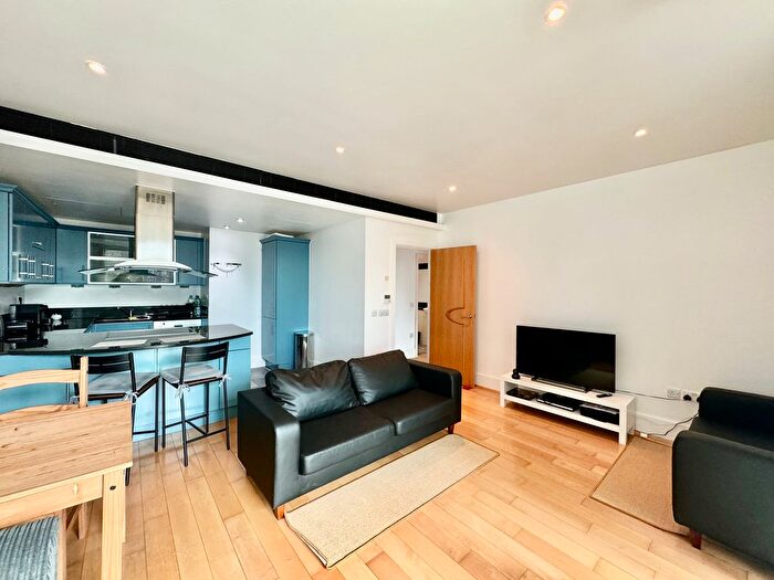 2 Bedroom Flat To Rent In Brewhouse Lane, London, SW15