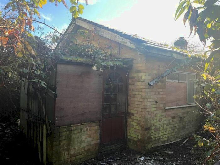 2 Bedroom Detached Bungalow For Sale In Smeeth Road, Marshland St. James, Wisbech, PE14