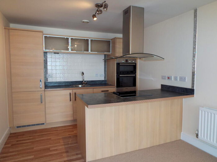 2 Bedroom Flat To Rent In Venture Court, Canal Road, Gravesend, DA12